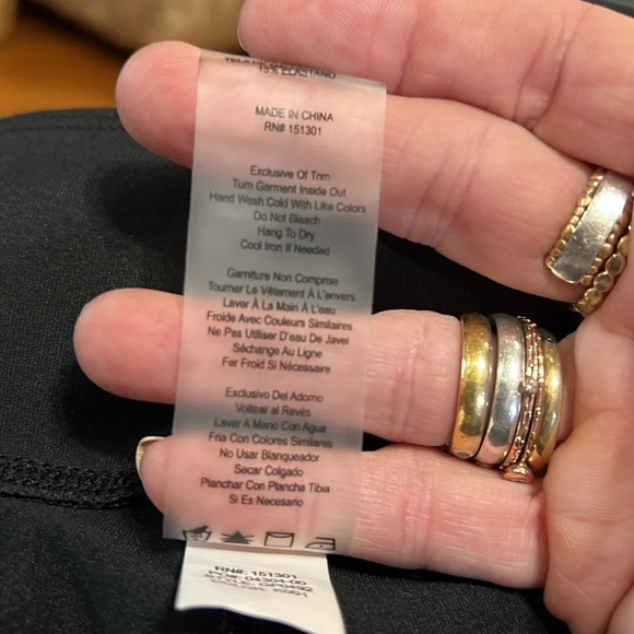 Good American NWT Black Pintuck Mesh Capri Legging Size 5 - Picture 8 of 12